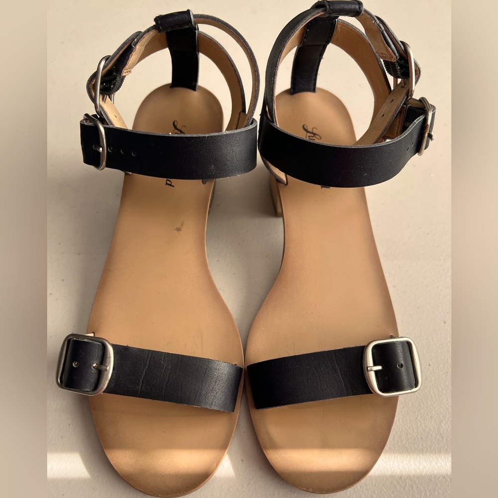 🖤🍀👡LUCKY BRAND Black Vegan Leather Strappy Sandals